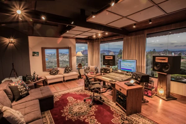 NA HOUSE (2)