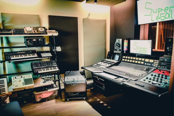 SUPER LEGAL STUDIOS (3)